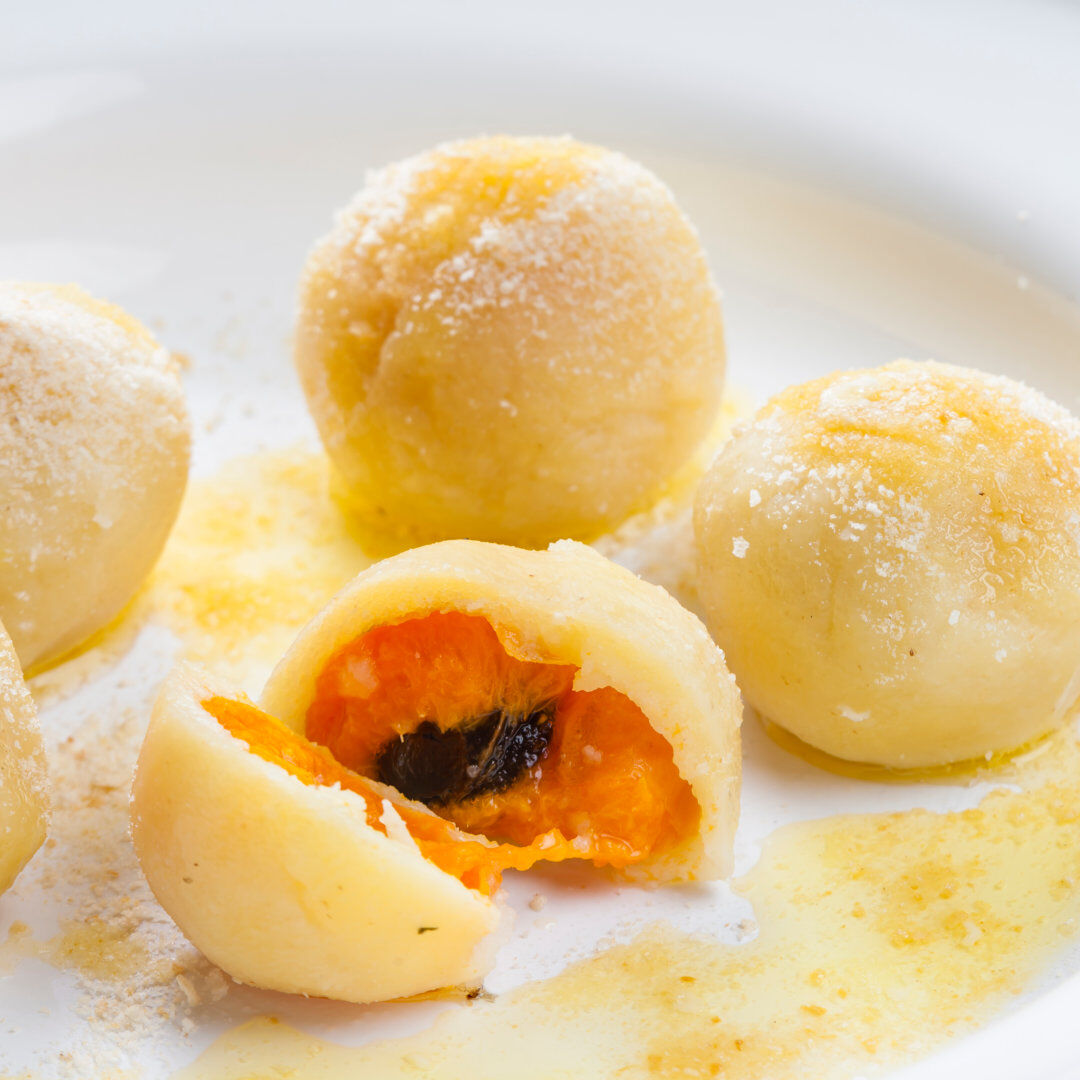 Tvarohový knedlík s meruňkou /420g / 84,-Kč