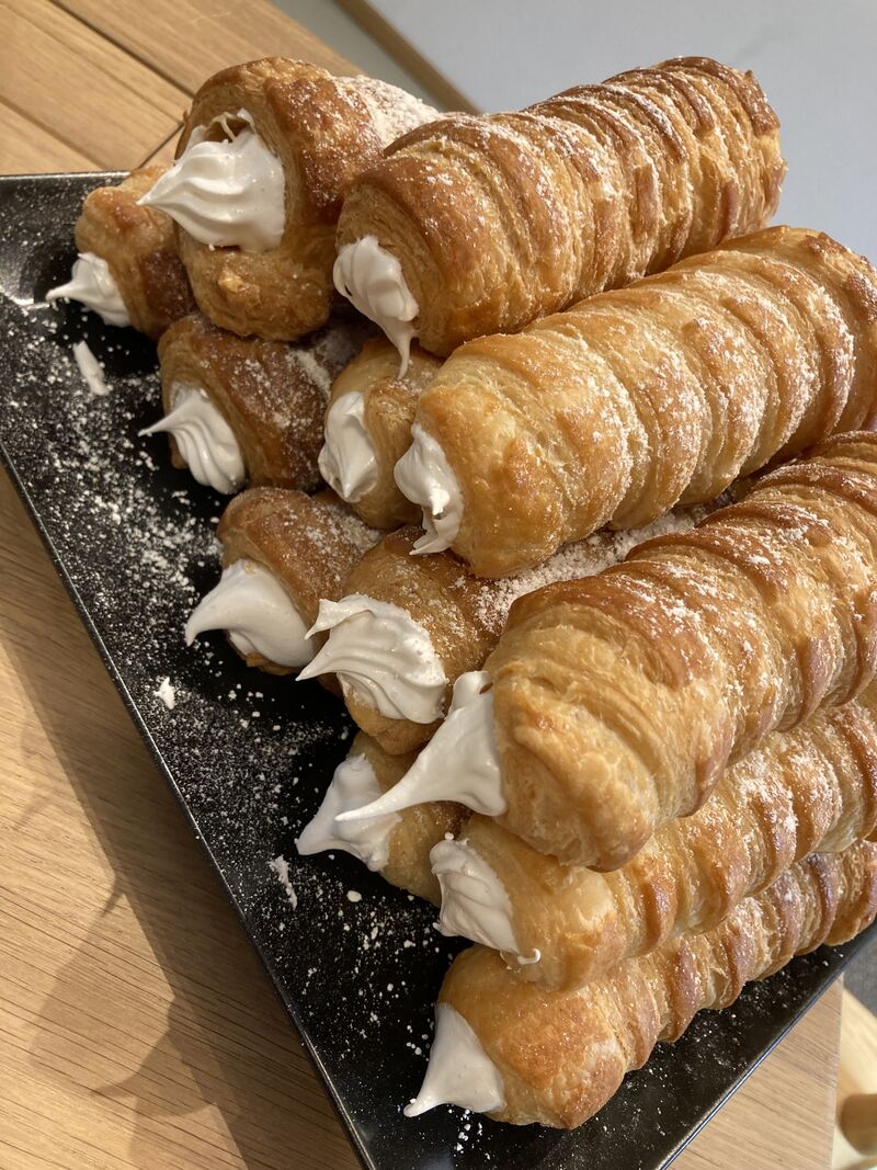 Schaumrollen mit hausgemachtem Blätterteig