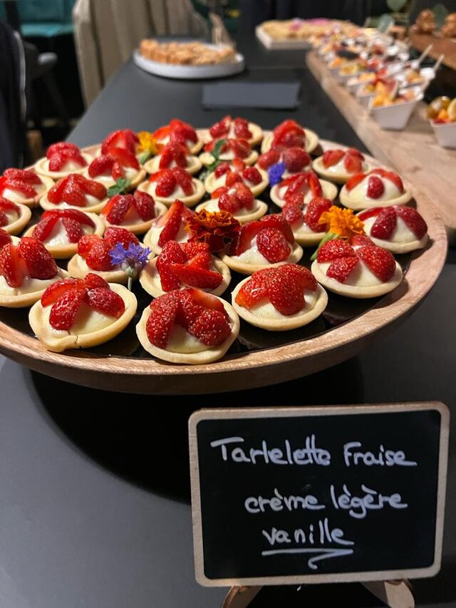 Tartelettes fraise, crème légère vanillée