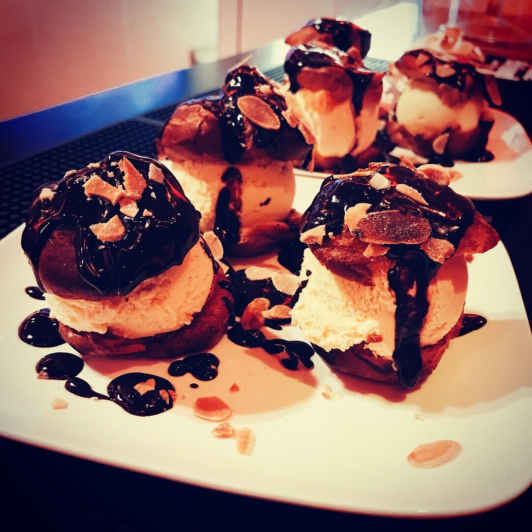 Nos profiteroles maison
#choumaison #patisserie