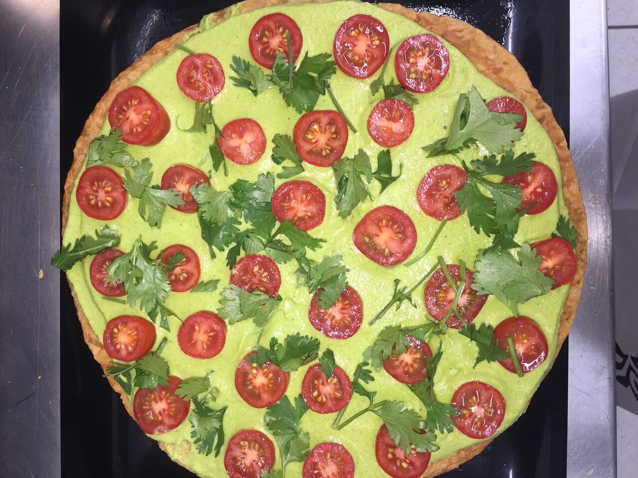 Tarte fine du 11 mars 2020
Pâte feuilletée, guacamole , tomate cerise et coriandre
2.,90 € la part ou 17.00 € entière