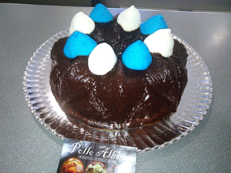 Bizcocho de naranja a la esencia de canela con cobertura de chocolate ??❤️!!!! 