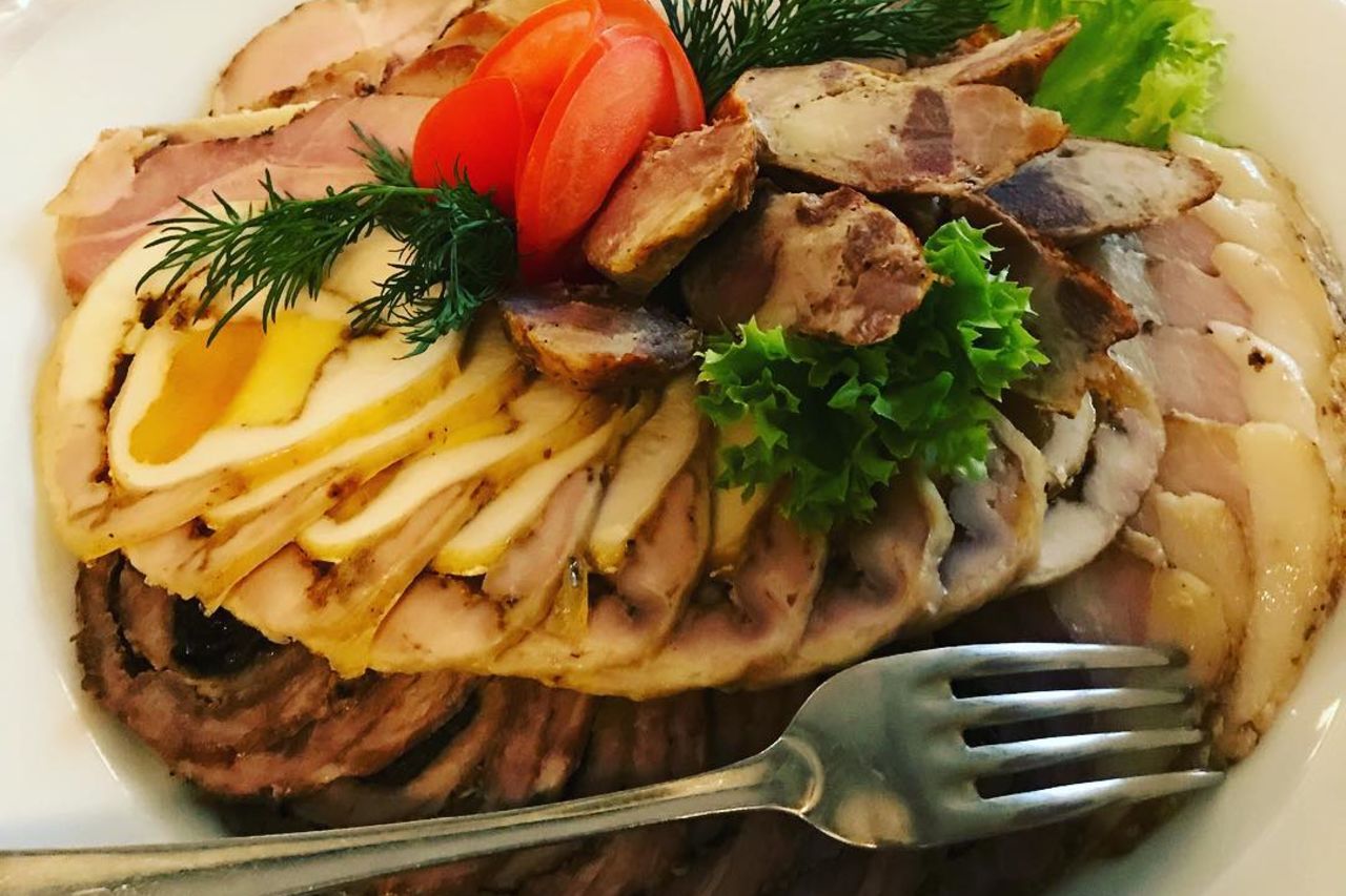 Кафе Віктор - Бровари | Ukrainian cuisine near me | Book now