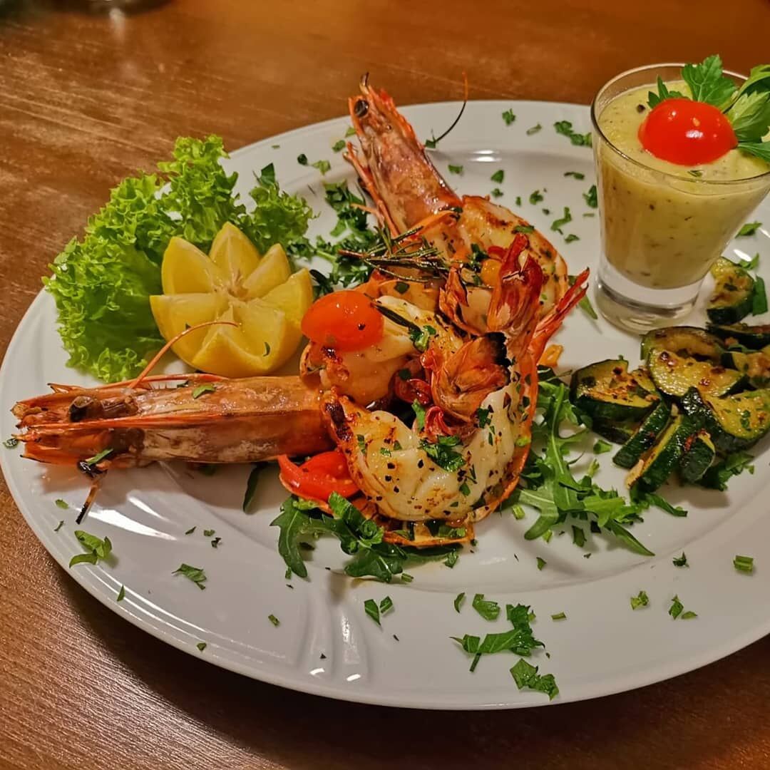 Riesen Garnelen und Kartoffel Puree´mit Trüffel