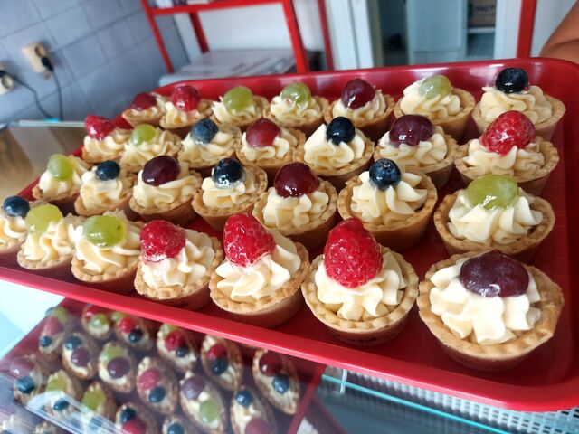 COSULETE CU FRISCA SI FRUCTE