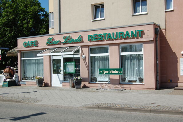 Unsere Außenansicht vom Platz des Friedens