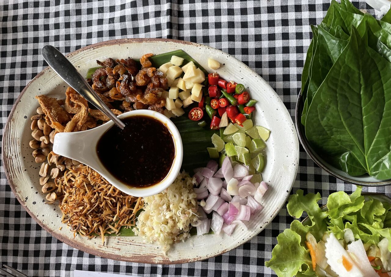 Miang Kham
Goûter Traditionnel Thaïlandais (Sain)
d'Herbes en feuille