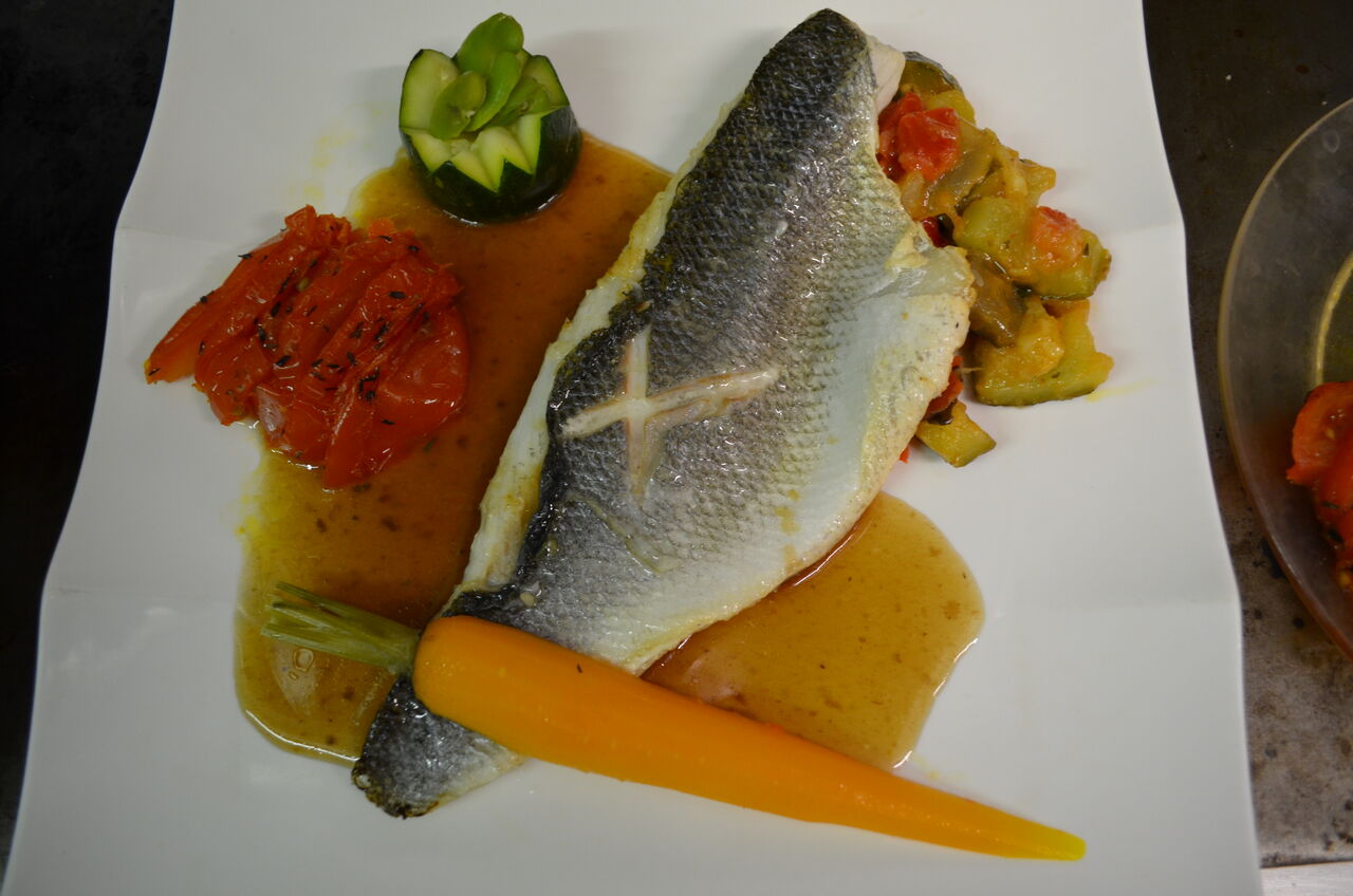 Filet de bar au pinot noir