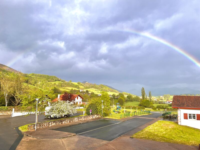 L'arc en ciel sûr Irouléguy 