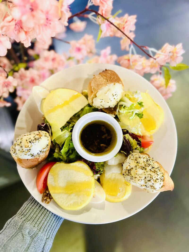 Salade de chèvre chaud au miel 