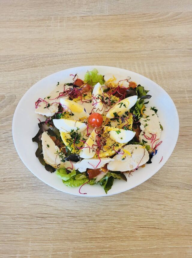 Salade de taboulé aux agrumes et poulet rôti
