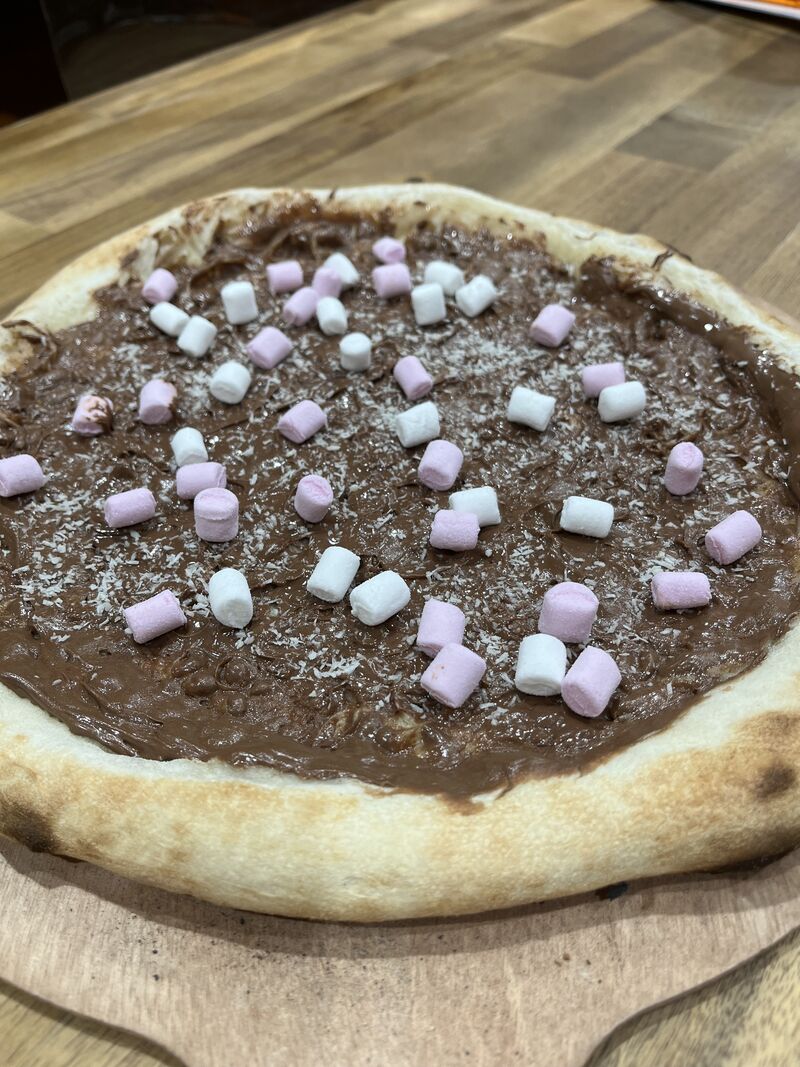 Pizza Nutella/ noix de coco / marshmallow