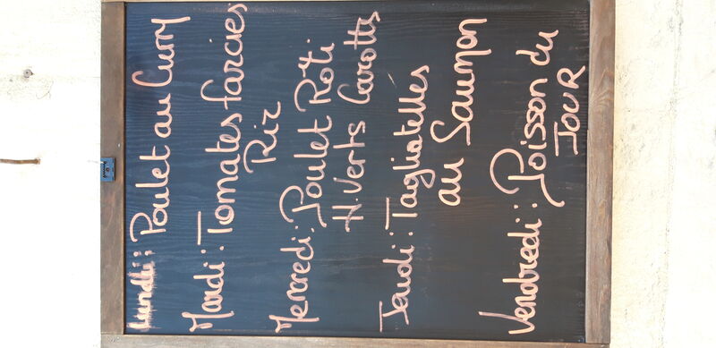 Cette semaine, La Petite Pause vous propose ses plats du jour 🥰 N hesitez pas à réserver jusqu'à 19h
Prenez soin de vous 😊