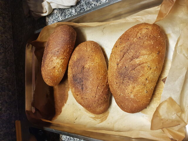 Pane multicereali cotto in forno a legna