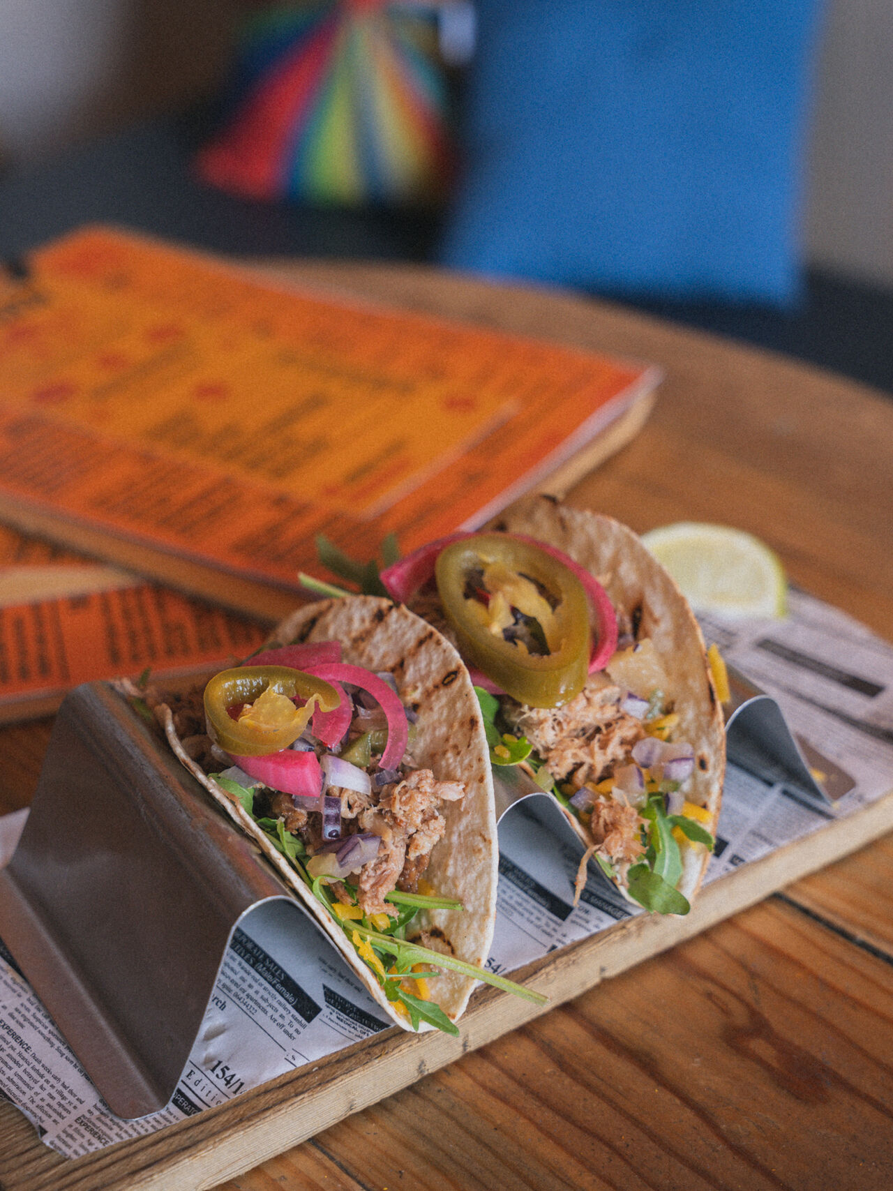 Tacos dobles, trío opcional, sabor garantizado