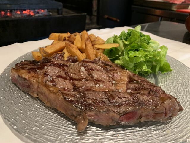 Notre entrecôte grillée au feu de bois