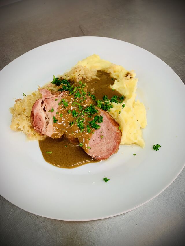 Kassler mit Sauerkraut und Kartoffelpüree