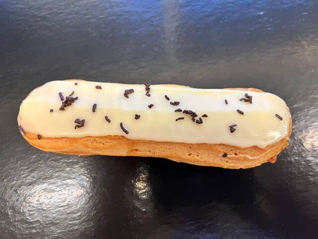 Caramel coulant au beurre salé, crème pâtissière aromatisé à la marmelade de poire.