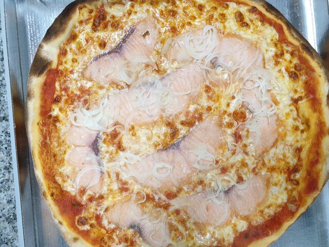 Pizza salmone