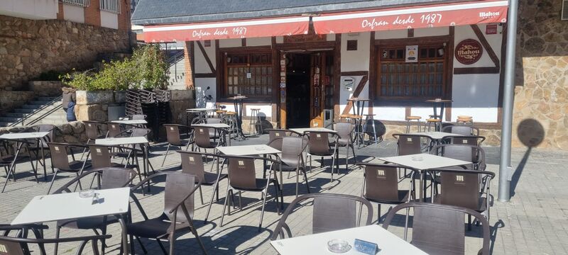 Fachada con terraza