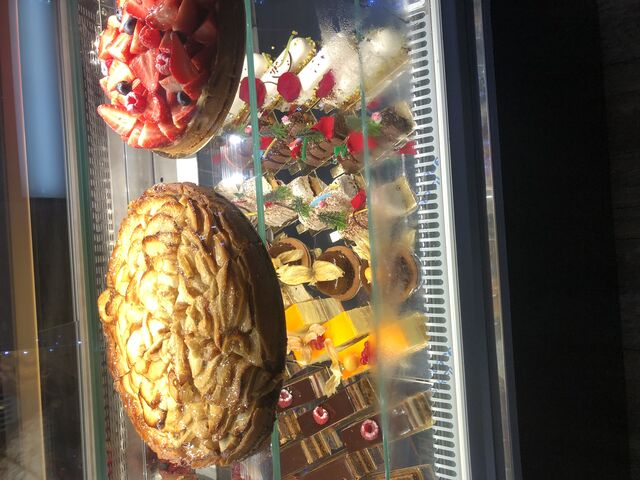 Tarte aux pommes et tarte aux fraises