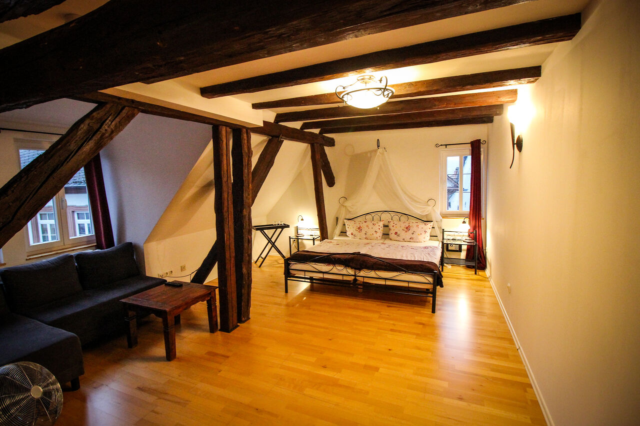 Familienzimmer mit 1 Doppelbett und 1 Einzelbett