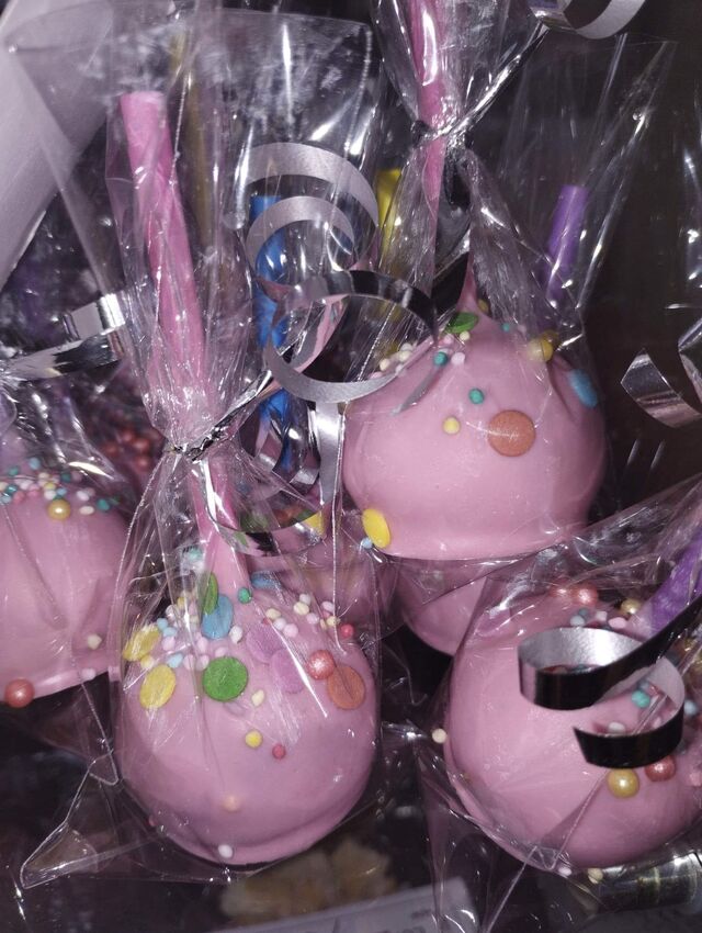 CAKE POPS