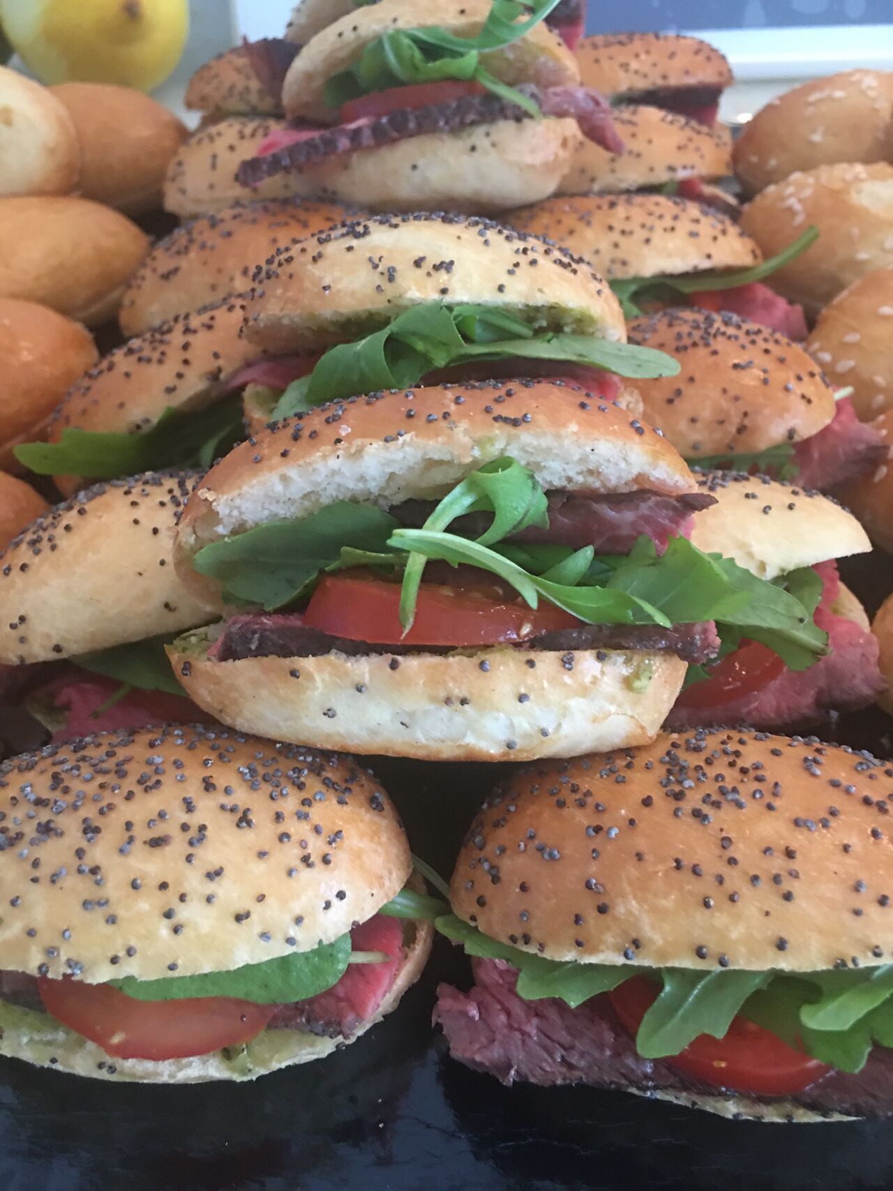 Navette Bœuf / pesto/ tomates cerises/ roquette