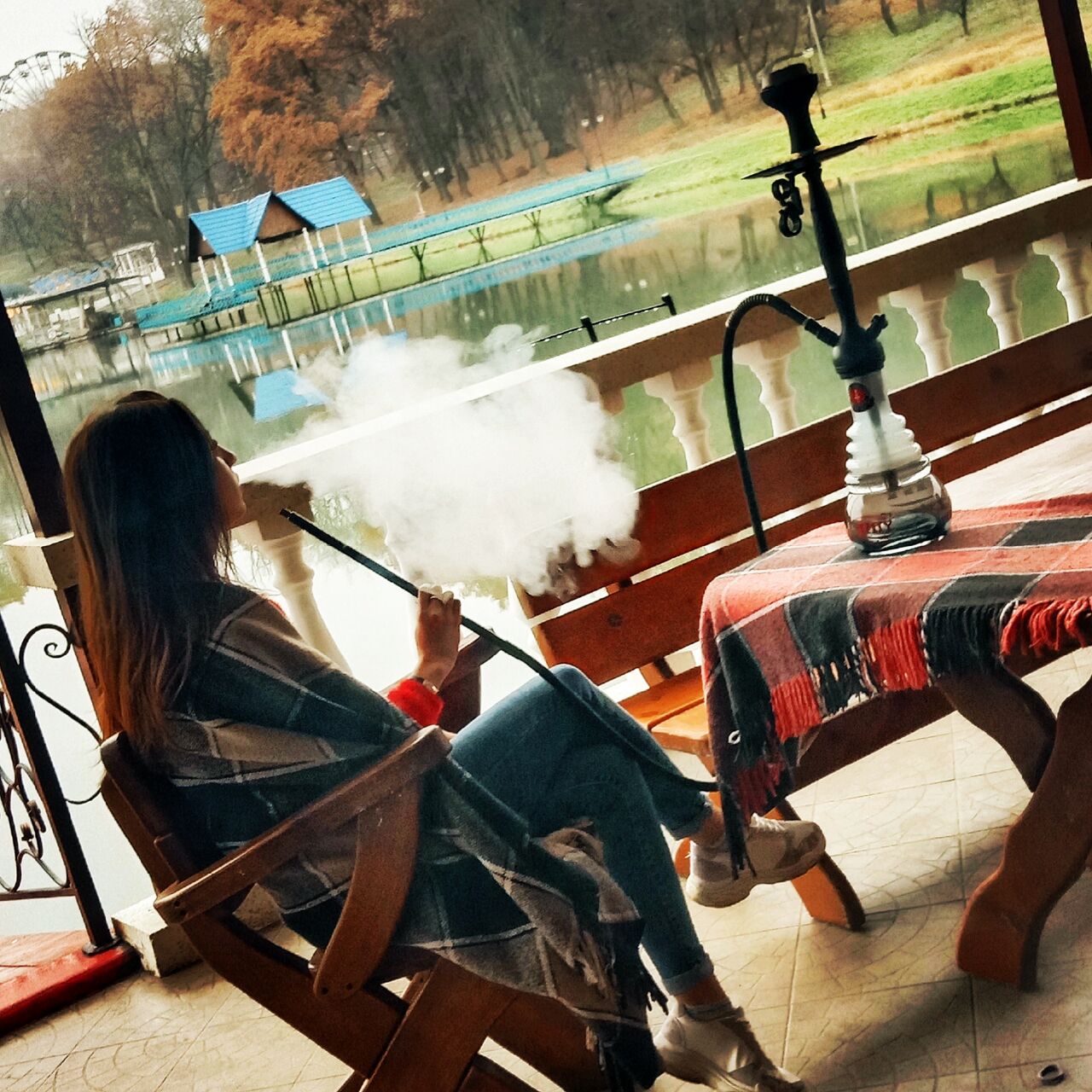 Димний кальян на пірсі