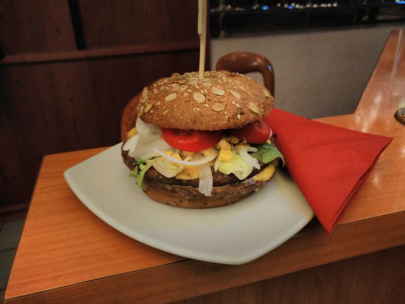Tolle Hamburger in verschiedenen Ausführungen bis 300 gr. Fleischanteil vom Metzger
