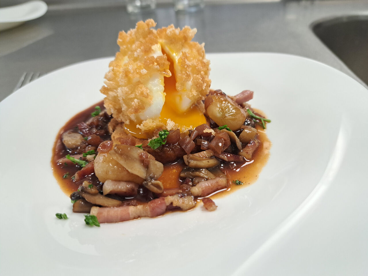 Œuf croustillant meurette 