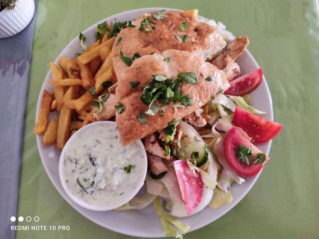 Gyrostál tzatziki salátával