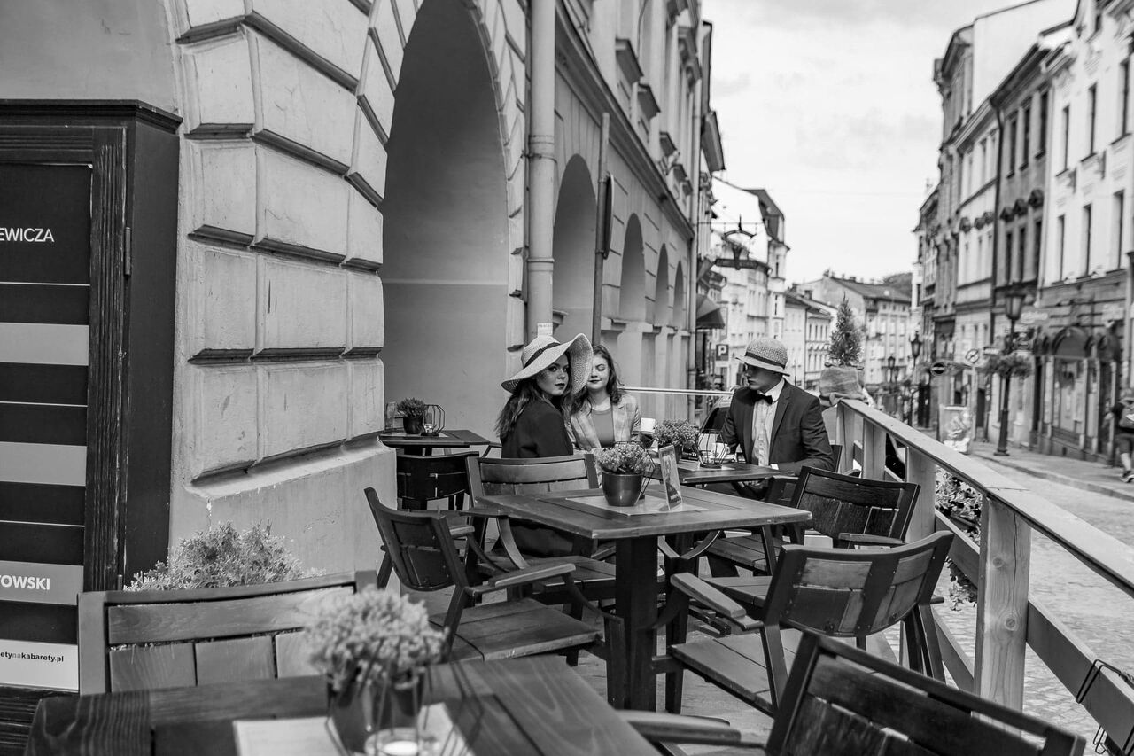 Przystanek Głęboka 17
Ogródek z widokiem na ul.Głęboką oraz na ul. stary Targ i Rynek 