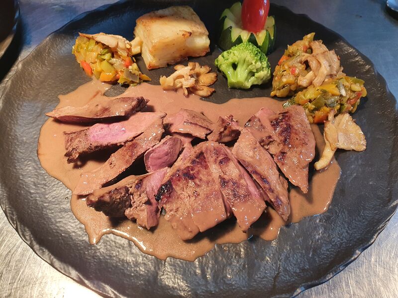 Foie de veau poêlé et son beurre de Porto échalotté