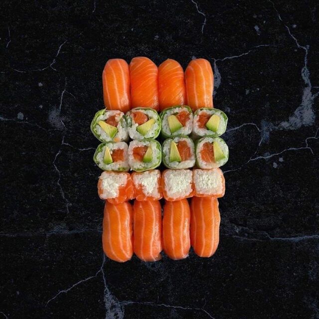 M2S ( 8 sushis saumon, 4 rolls and cheese, 8 verde maki saumon avocat )