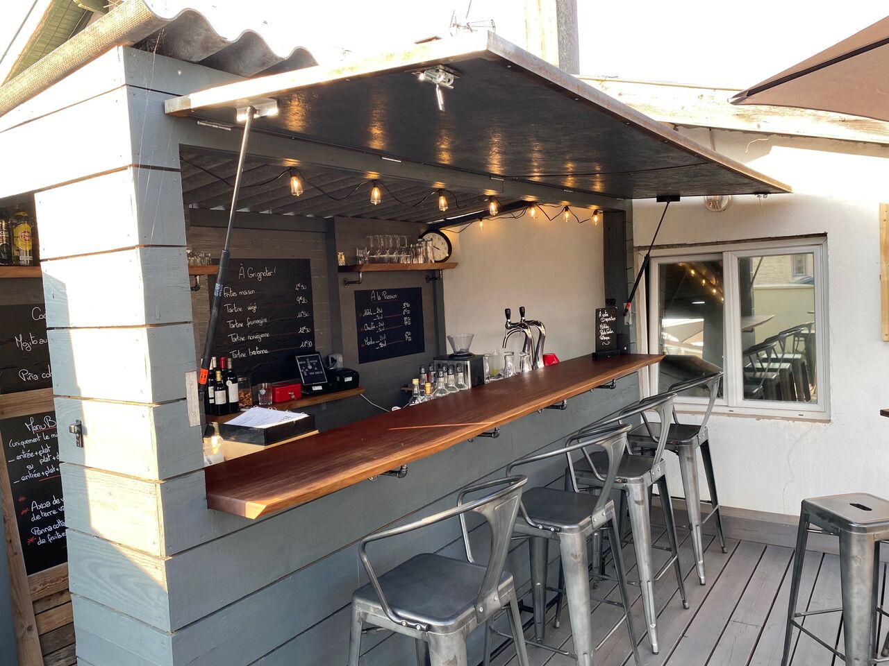 le bar extérieur