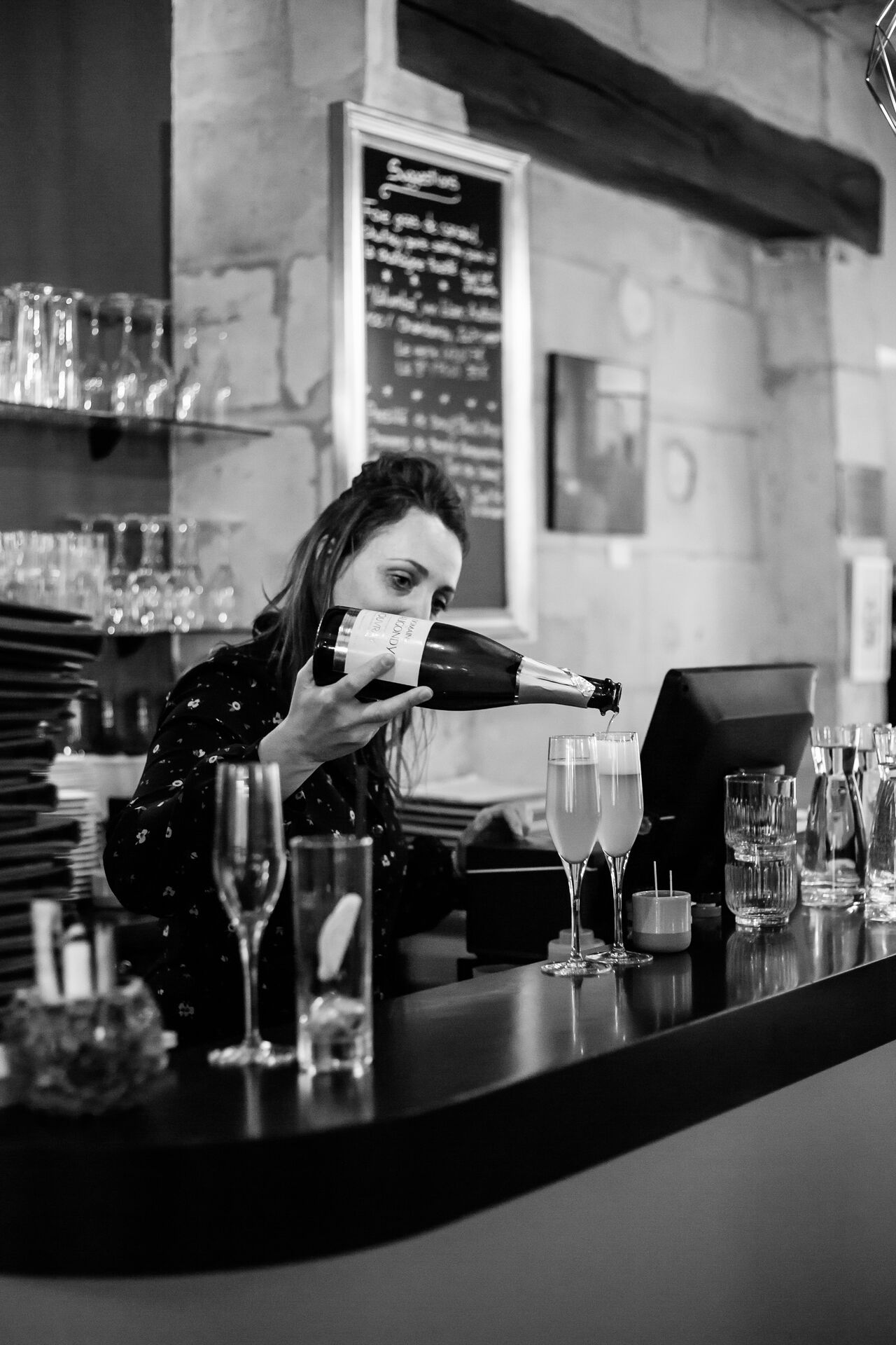 Alexandra - Au service de l'apéro 