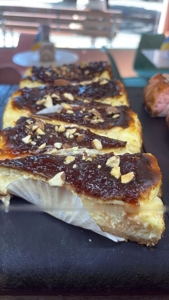 Nuestra nueva Tarta de Queso majorero con mermelada, un placer al paladar para aquellos amantes del queso de verdad.