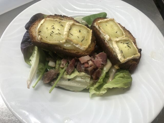 Salade de Chèvre Chaud