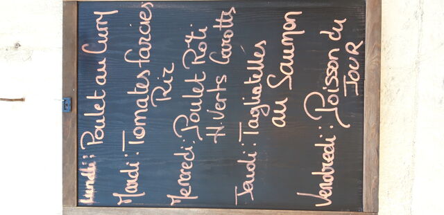 Cette semaine, La Petite Pause vous propose ses plats du jour 🥰 N hesitez pas à réserver jusqu'à 19h
Prenez soin de vous 😊