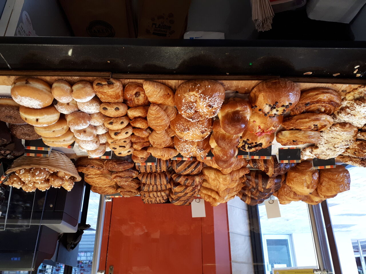Vitrine viennoiseries
Artisanales 