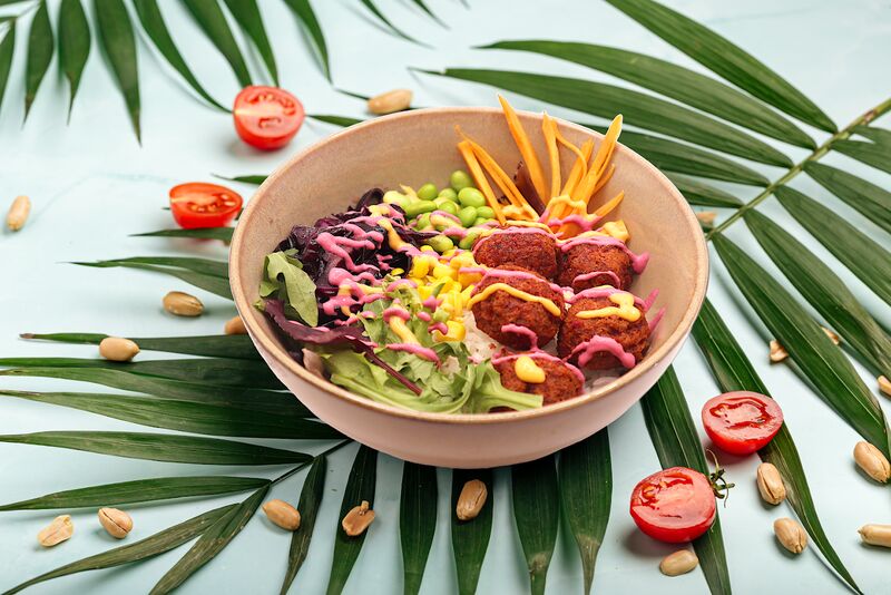 Rote Beete Falafel Bowl vegetarisch