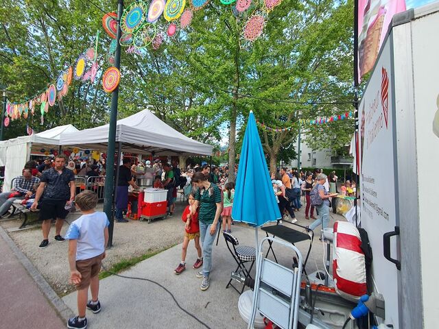 LES ARTS DU CIRQUE DE RUE ANNECY CENTRE CULTUREL