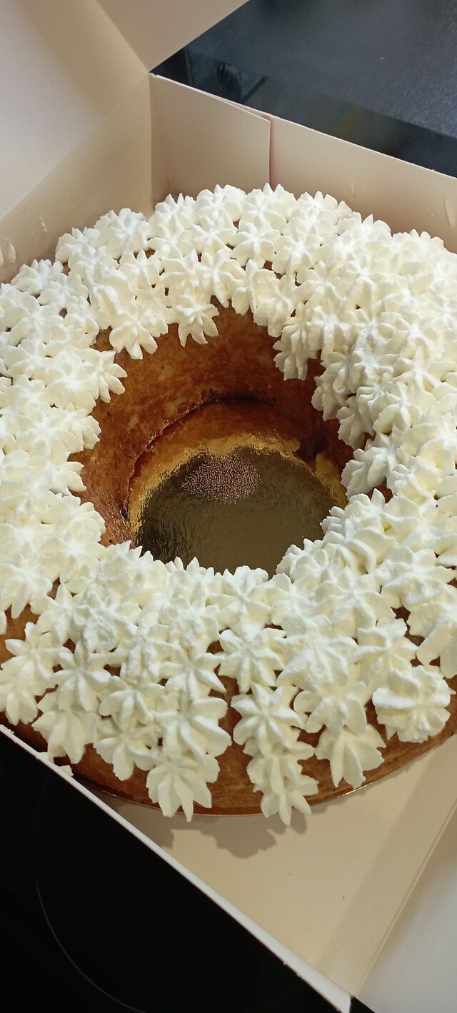 Savarin au rhum, chantilly