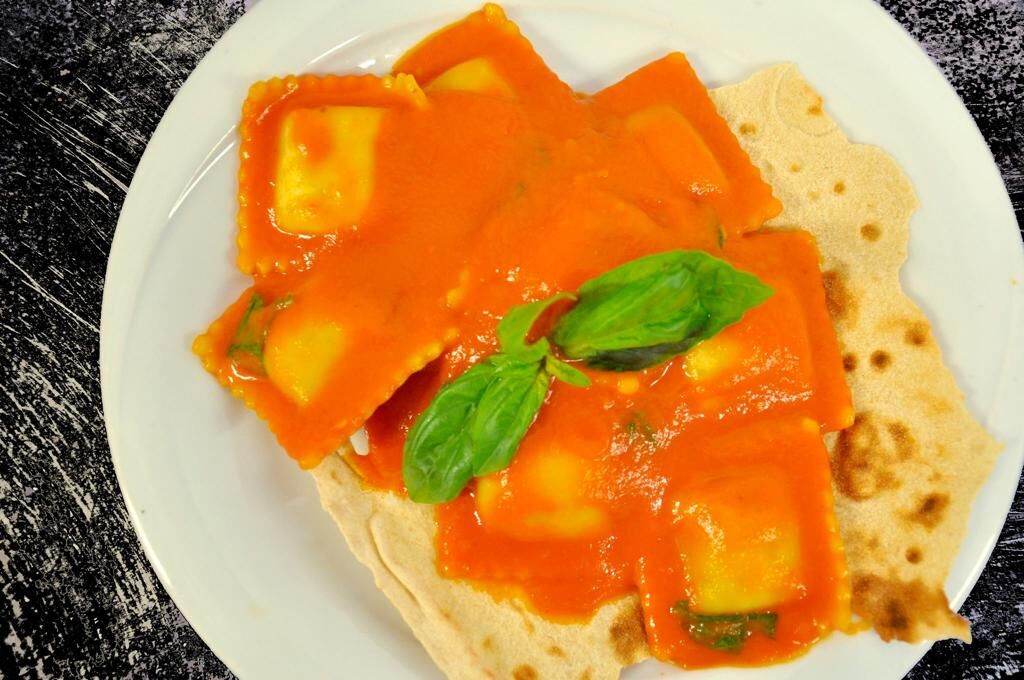 Ravioli al pomodoro