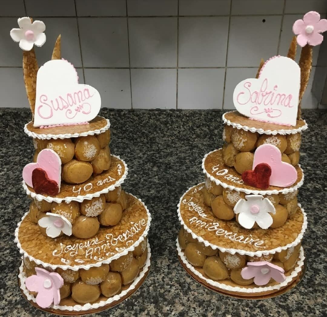 Pièces montées de 15 personnes chacune