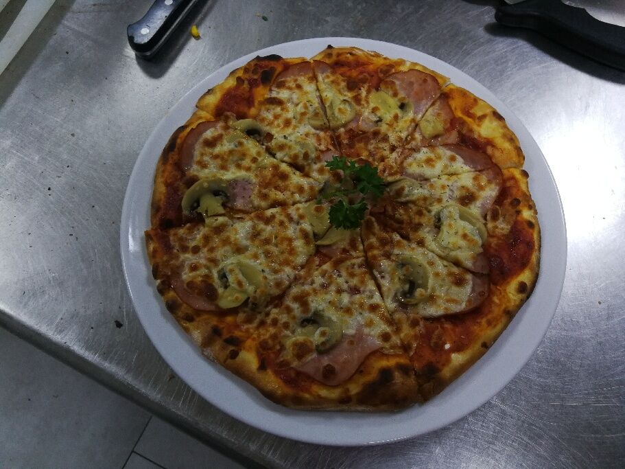 Pizza Regina