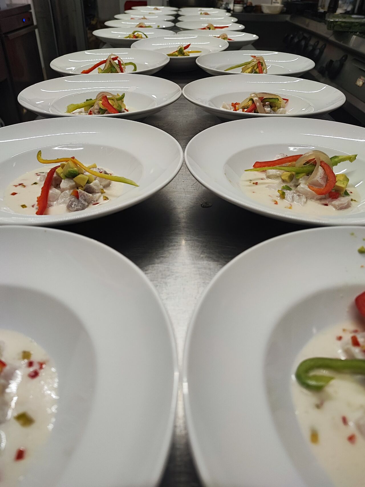 Ceviche de corvina con leche de tigre 