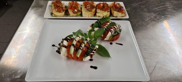 Bruschetta & Mozzarella Caprese