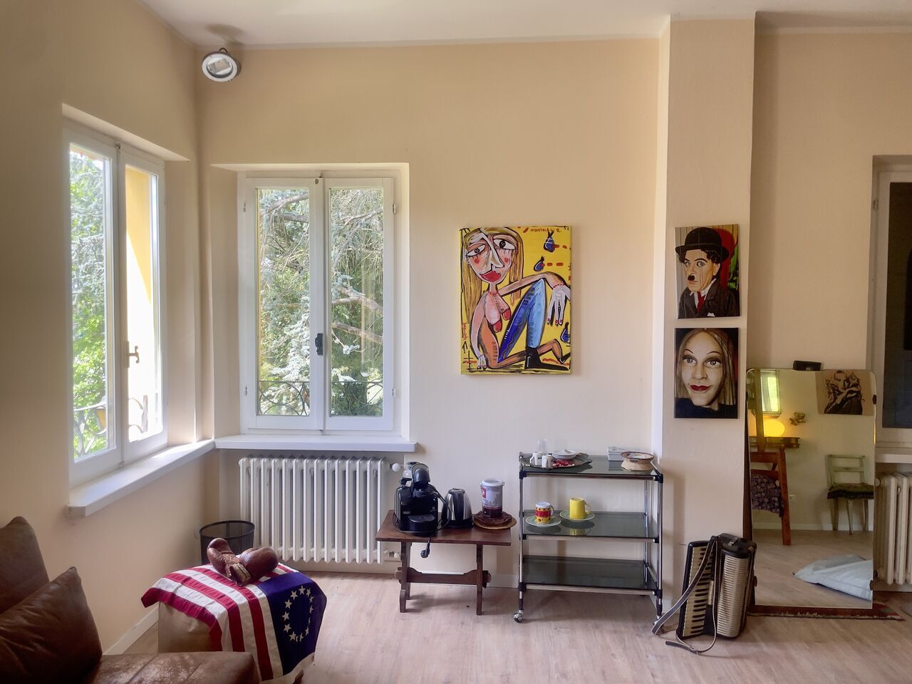 Salone Suite, dettagli